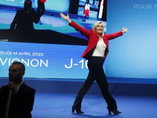 Ennusteet povaavat Macronille jatkokautta, mutta oikeistopopulisti Marine Le Pen on silti paremmissa asemissa kuin viime vaaleissa.