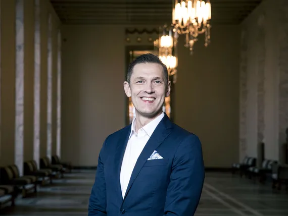 Sinuhe Wallinheimo merkittävään johtotehtävään eduskunnassa – ”Haluan vahvistaa Suomen ääntä Euroopassa”