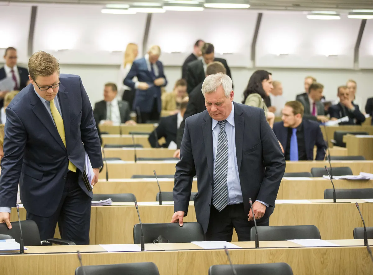 Riemu Repesi Oppositiossa Hallitus Taipui Paineen Alla Uusi Suomi