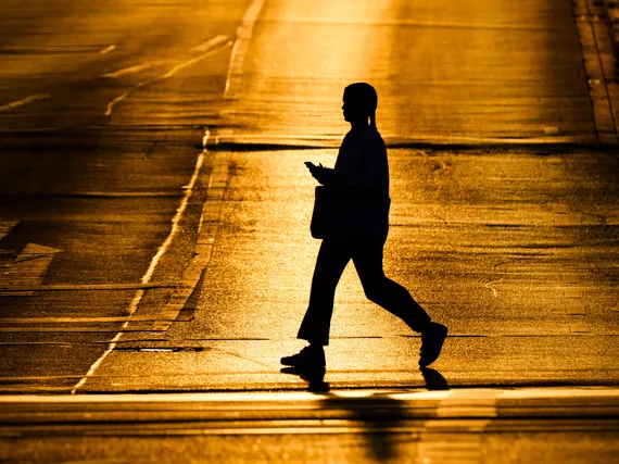 Rynnikö tekoäly maailman liian nopeasti? Ihmisen aivot tuntemattoman edessä, sanoo psykologian tohtori