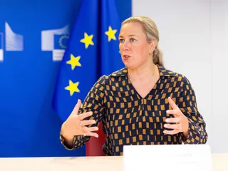 ”Ensi vuonna meillä pitäisi olla koronarokotteita, jotka on valmistettu Afrikassa afrikkalaisille”, EU:n kansainvälisistä kumppanuuksista vastaava komissaari Jutta Urpilainen kertoi.