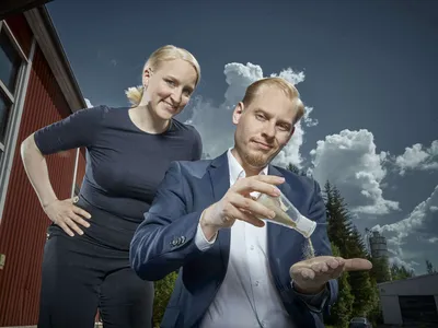 Volaren operatiivinen johtaja Jarna Hyvönen ja toimitusjohtaja Tuure Parviainen haluavat rakentaa hyönteisten avulla kiertotaloutta, jossa elintarviketeollisuuden sivuvirtojen arvo kasvaa.