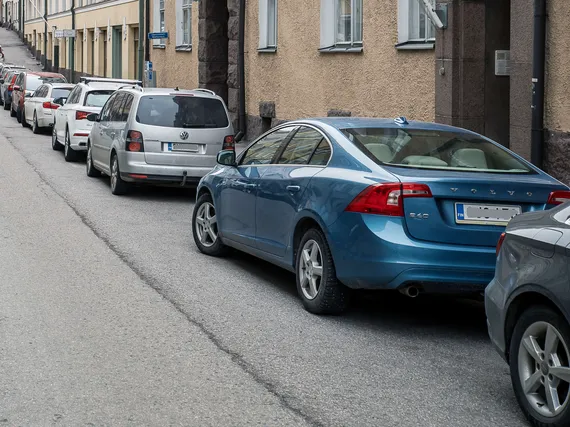 Uusi autoilijoiden maksumalli puhuttaa – Mullistaisi liikenteen verotuksen