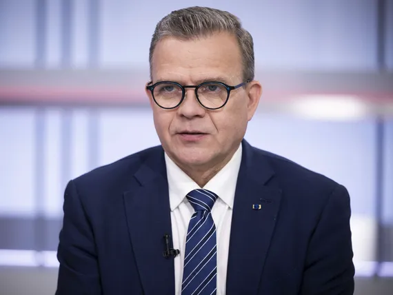 ”Häviävän pieni mahdollisuus” – Näin Suomen viranomaisohje drooneista rakentuu, Petteri Orpo kertoi Ylellä