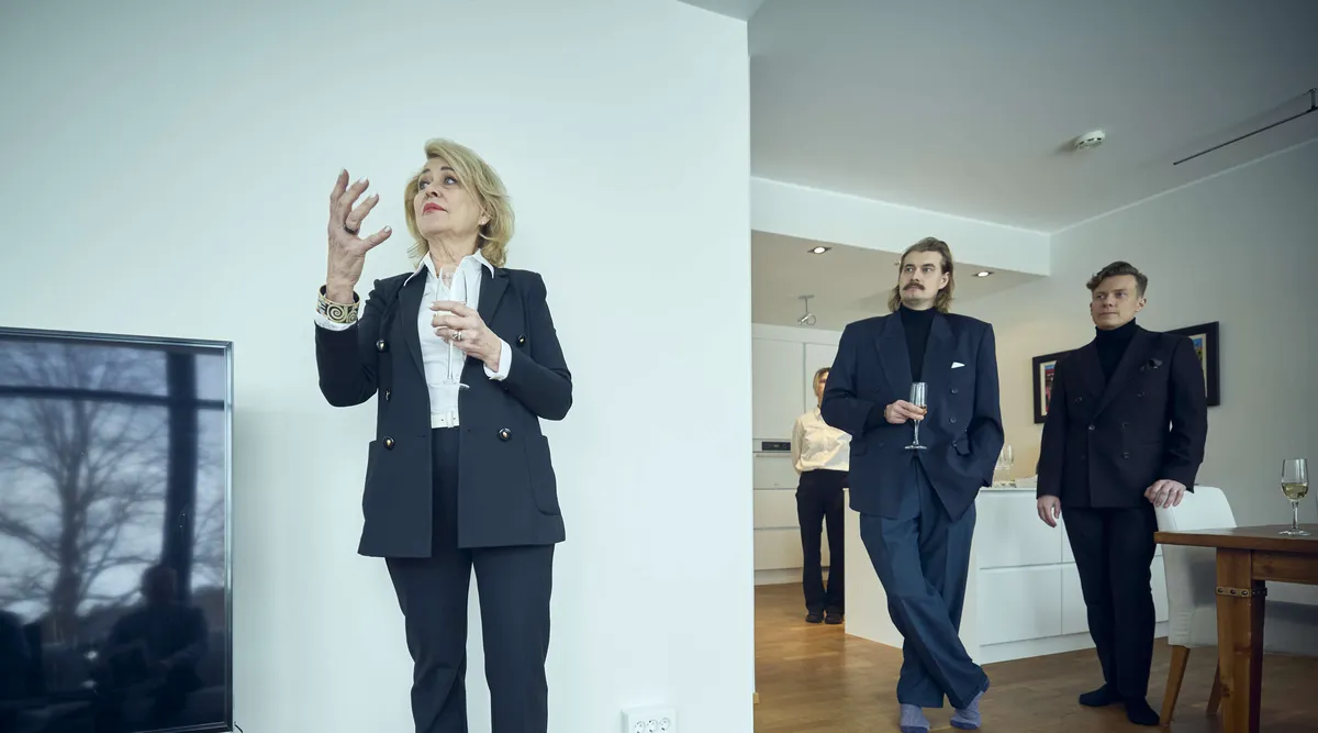 Asuntokaupassa kokeillaan nyt uutta mallia – Miljoonakodissa kokoontui joukko, joka aikoo tehdä sillä rahaa