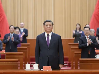 Kiinan presidentti, kommunistisen puolueen pääsihteeri Xi Jinping on viime vuosien aikana ajanut läpi asteittain kovenevia autoritaarisia lakeja ja keskittänyt valtaa puolueen käsiin.
