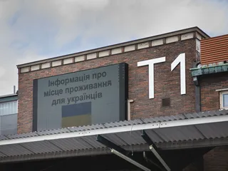 Länsisataman vanha terminaali toimii Maahanmuuttoviraston pisteenä, johon laivalla saapuneet ukrainalaiset suuntaavat.