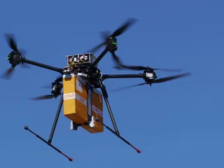 Sharper Shapen robottikopteri lennätti paketteja Postin kokeilussa vuonna 2015.