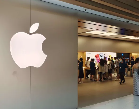 Applen liikevaihto laski vuodentakaisesta vertailukaudesta prosentin verran 81,8 miljardiin dollariin.