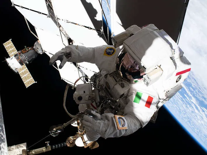 Euroopan avaruusjärjestö etsii uusia astronautteja. Avaruuteen heistä pääsee suurien rahoittajamaiden ja Esan