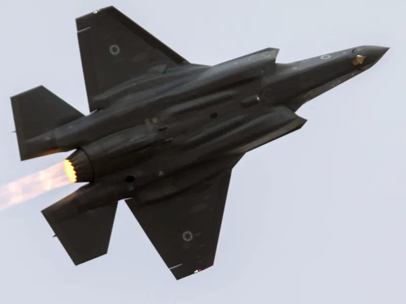 Israelin F-35I-kalusto poikkeaa normaalista F-35A:sta ainakin elso-järjestelmiensä puolesta. Tämä koneyksilö esiintyi lentonäytöksessä Hatzerimin lentotukikohdassa joulukuussa 2017.