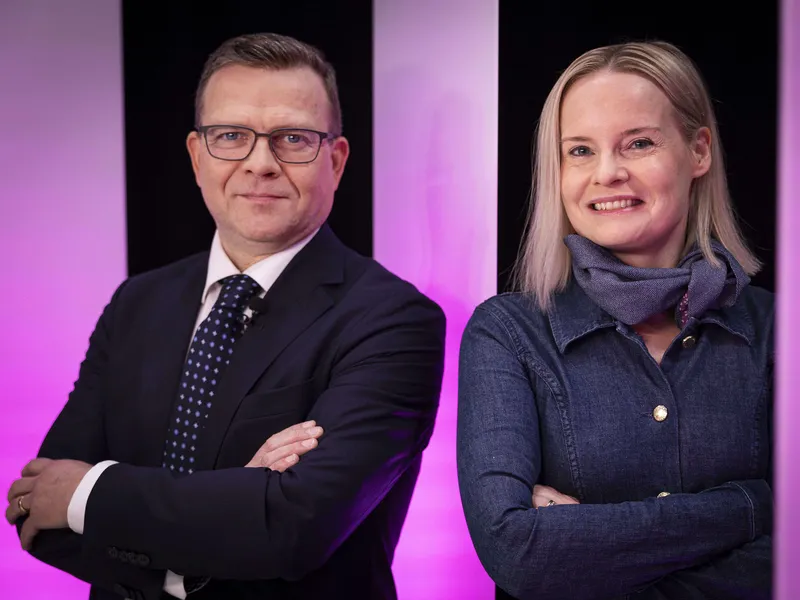 23 prosenttia suomalaisista toivoo kokoomuksen ja perussuomalaisten yhteistyölle pohjautuvaa hallitusta, kertoo EVAn tutkimus. Kuvassa kokoomuksen puheenjohtaja Petteri Orpo ja perussuomalaisten puheenjohtaja Riikka Purra.