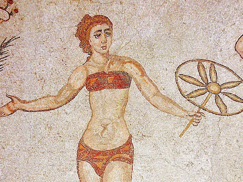 Sisiliasta löydetty bikinimosaiikki kuvaa 300-luvun naisia, joiden asu voisi sopia tämän päivän yleisurheilijattarille.