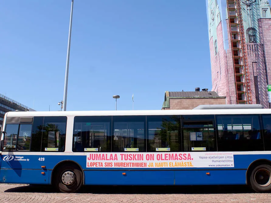 Jumalattomista” busseista kantelu – ”Kunnianloukkaus” | Uusi Suomi