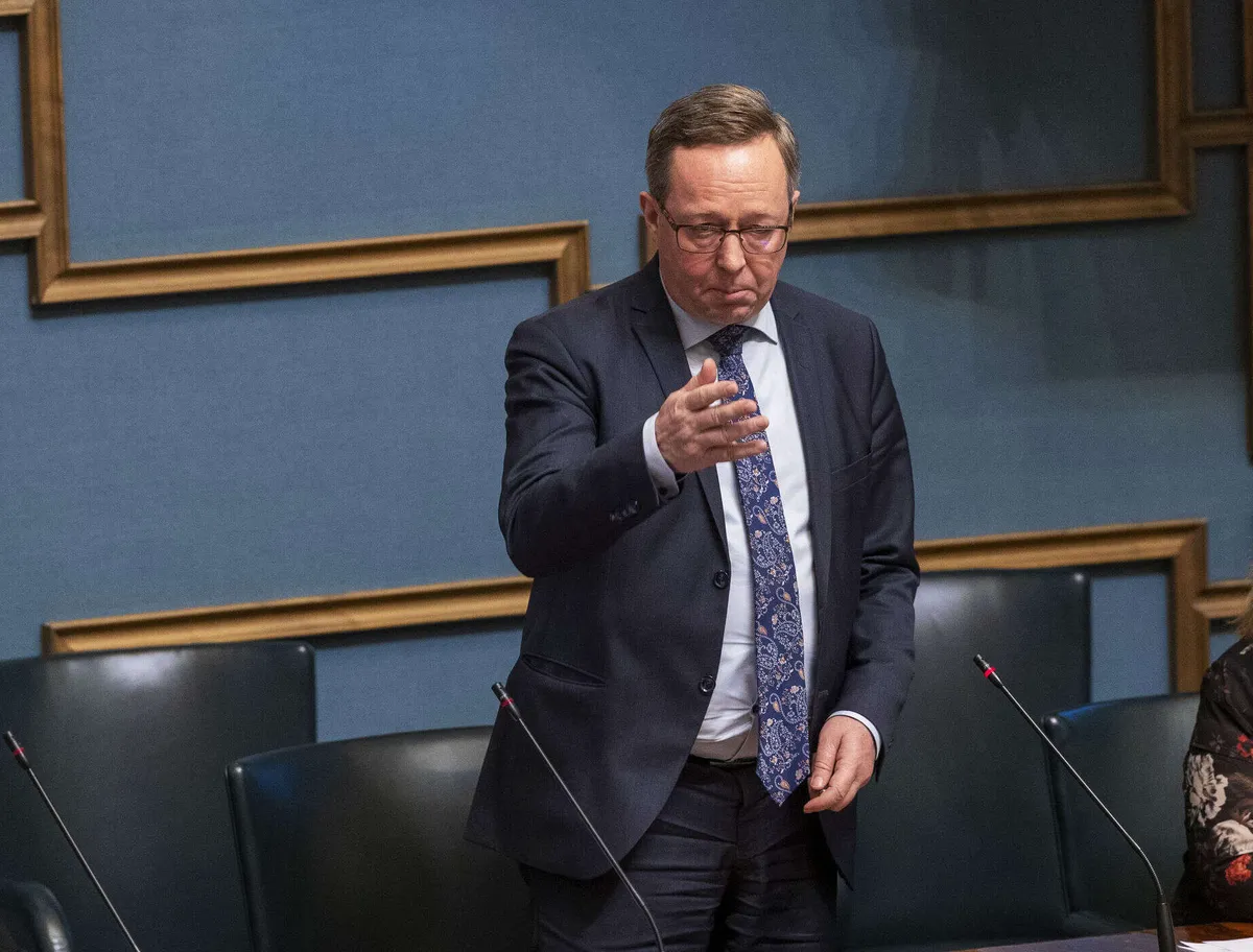  V h n Huolestuttaa Jos T ss Salissa Aletaan 900 Miljoonasta Eurosta 