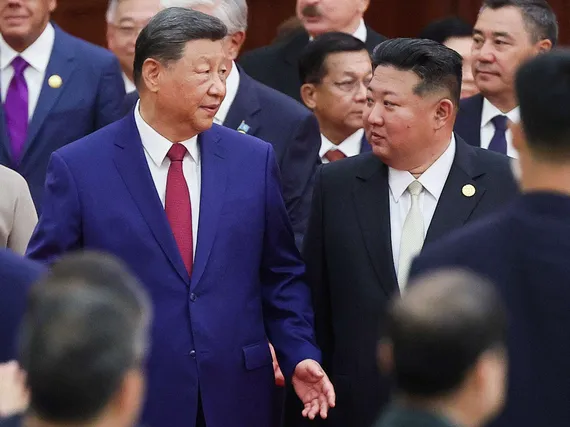 Xi Jinpingiltä harvinainen matka – Raivosi Trumpil
