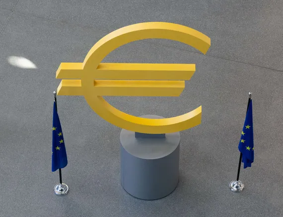Euroopan murheenkryynistä tuli mallioppilas – Nyt iso euromaa on velkavaikeuksissa