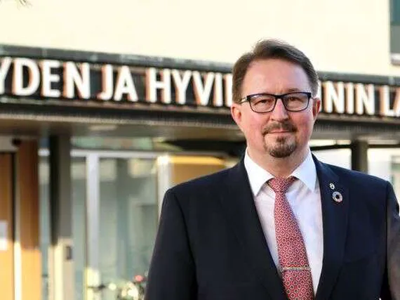 Mika Salminen siirtyy uusiin haasteisiin – Hyvästit THL:n  terveysturvallisuus-työlle | Mediuutiset