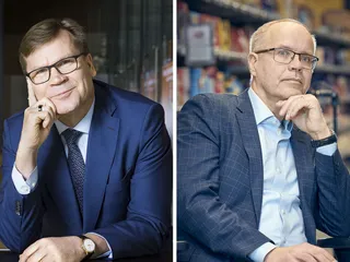Keskon pääjohtaja Mikko Helander (vasemmalla) riemuitsee talotekniikan kaupan kansainvälisestä kasvusta, S-ryhmän pääjohtaja Hannu Krook joutui vetämään Prismat ja hotellit Venäjältä.