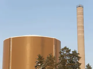 Fortum hankkii toistaiseksi polttoaineen Loviisan ydinvoimalaansa venäläiseltä TVEL-yhtymältä, joka kuuluu Rosatomille. Yhtiö pyrkii riippuvuudesta eroon, mutta prosessi voi kestää vuosia.
