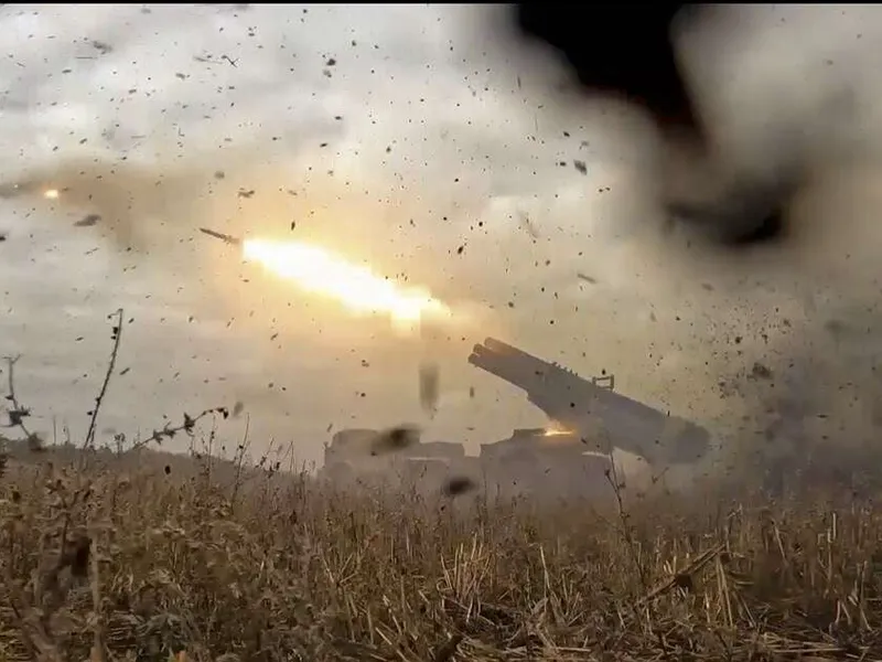 Venäläinen raketinheitin tositoimissa Donetskin alueella 24. marraskuuta.