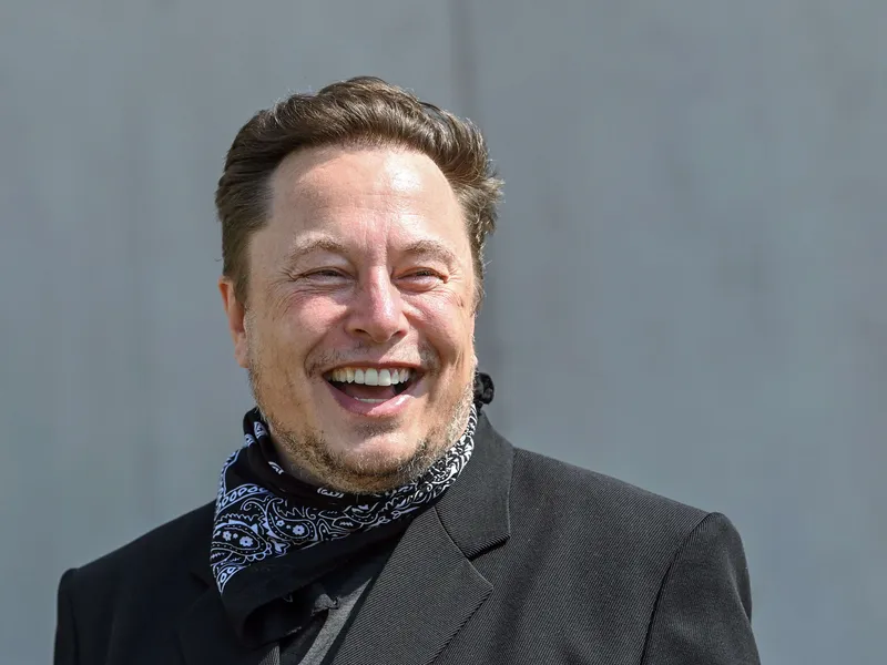 Elon Musk kuvailee itseään ongelmanratkaisijaksi.